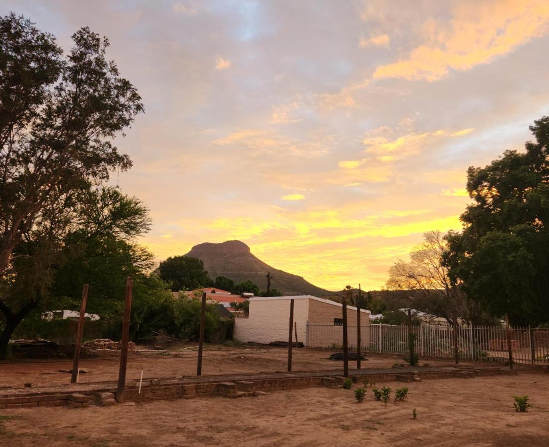 Die Dorpshuis Graaff-Reinet Εξωτερικό φωτογραφία